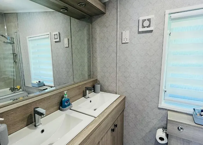 Laburnum With Hot Tub