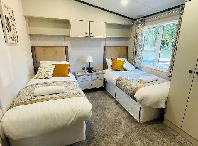 Laburnum With Hot Tub * Γιορκ